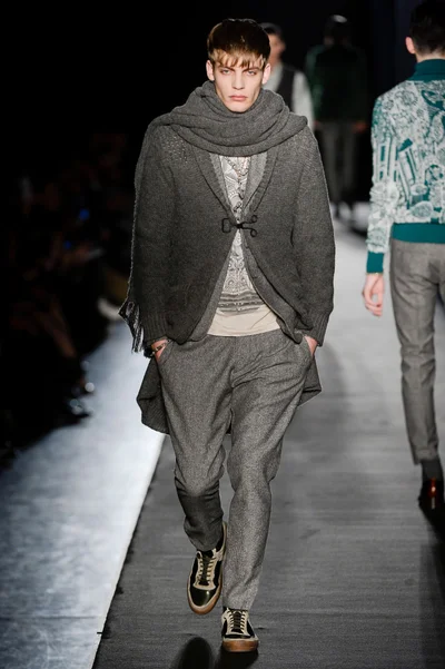 Look 29